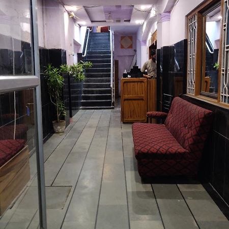 Hotel Vip อุเดเปอร์ ภายนอก รูปภาพ