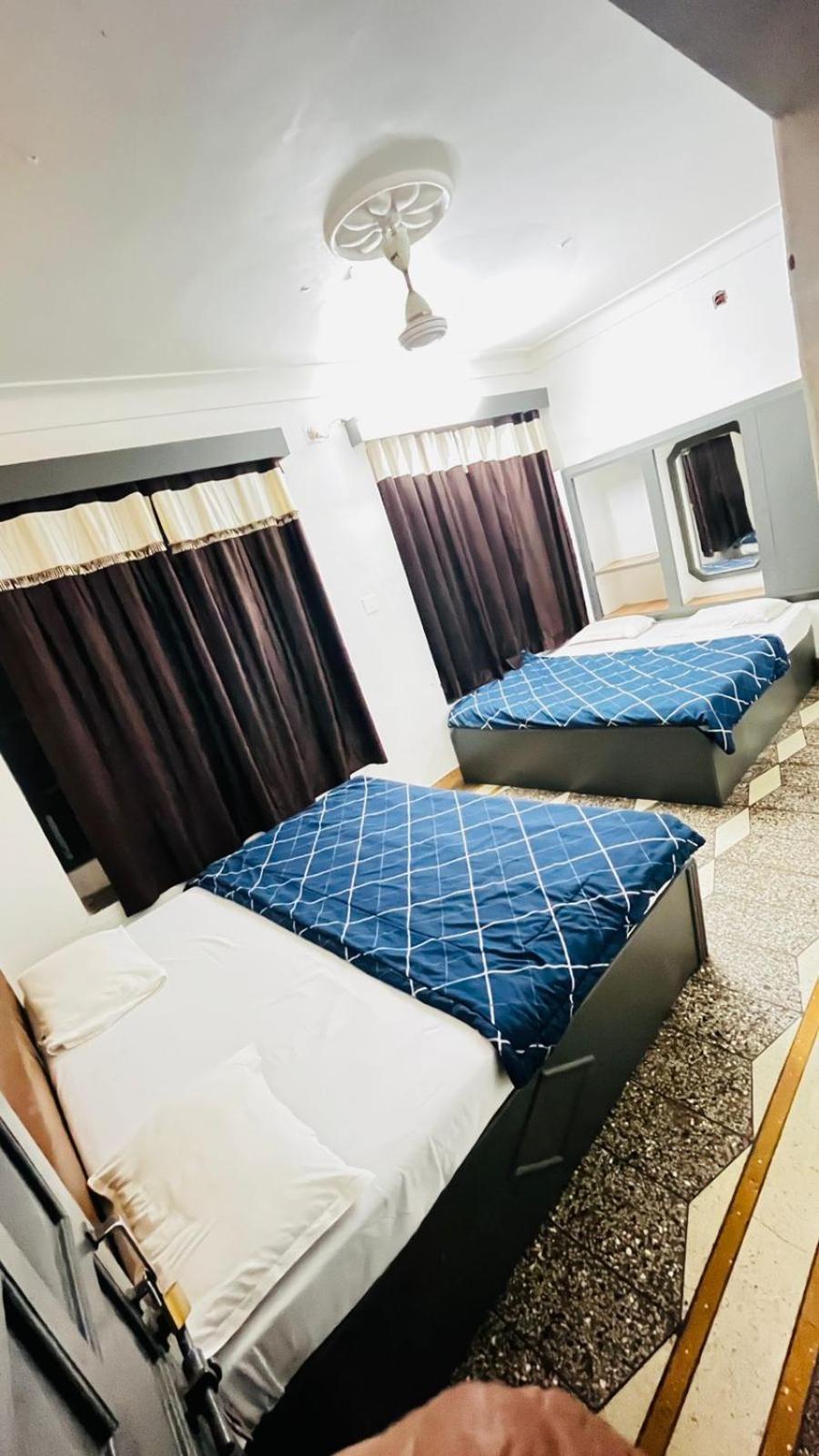 Hotel Vip อุเดเปอร์ ภายนอก รูปภาพ