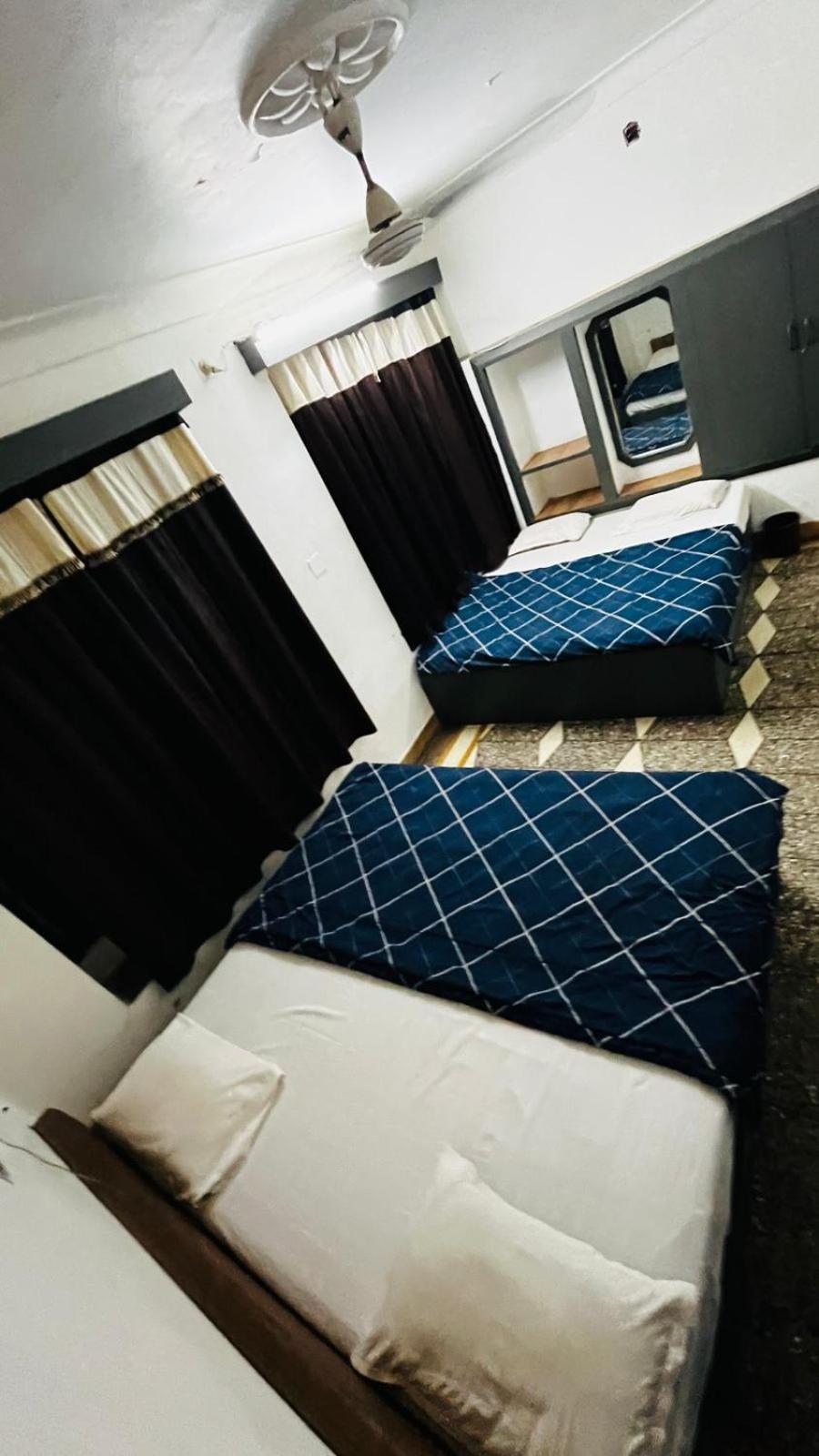 Hotel Vip อุเดเปอร์ ภายนอก รูปภาพ