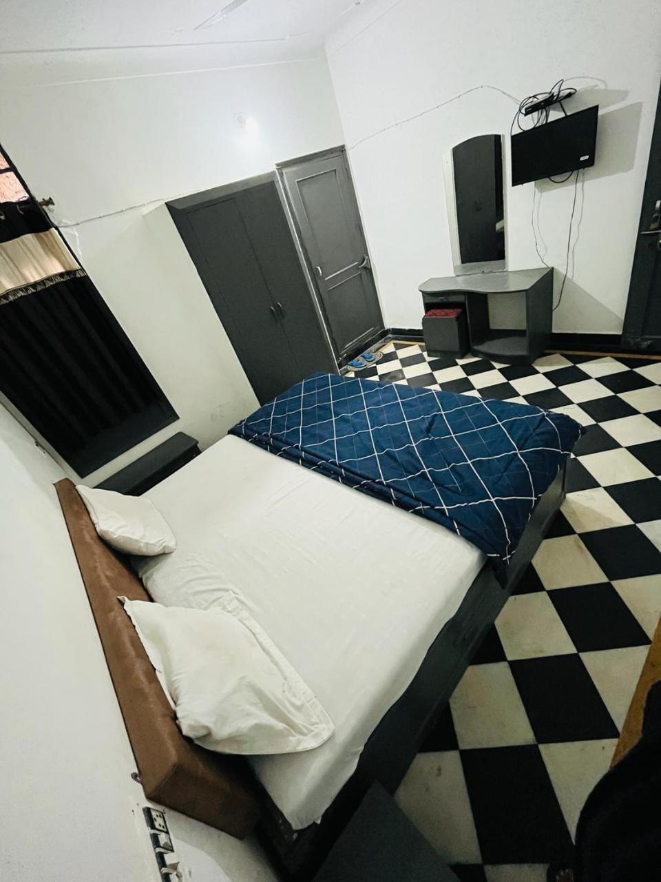 Hotel Vip อุเดเปอร์ ภายนอก รูปภาพ